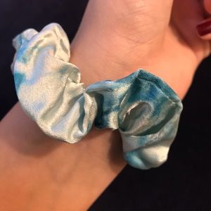 Silk Scrunchie- Sky Blue